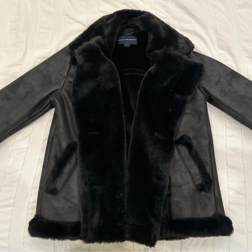 French Connection - black jacket faux fur lining extremely cozy size XS